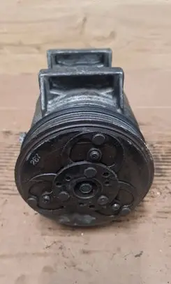 Volvo V70 Air conditioning (A/C) compressor (pump)