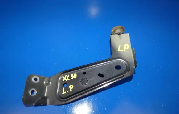 Volvo XC90 Fender mounting bracket