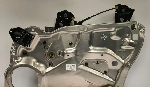 Mercedes-Benz CLS C218 AMG Front window lifting mechanism without motor A2128201102