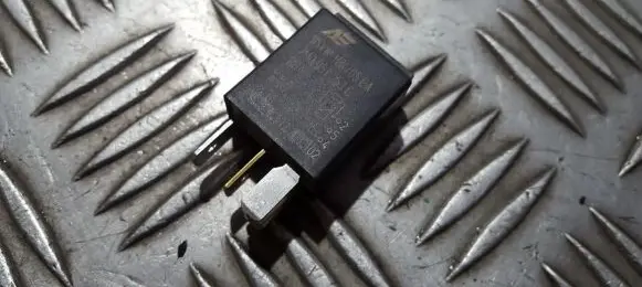 Audi A3 S3 8P Other relay 0332201102