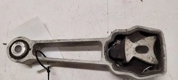 Volvo S80 Engine mount bracket