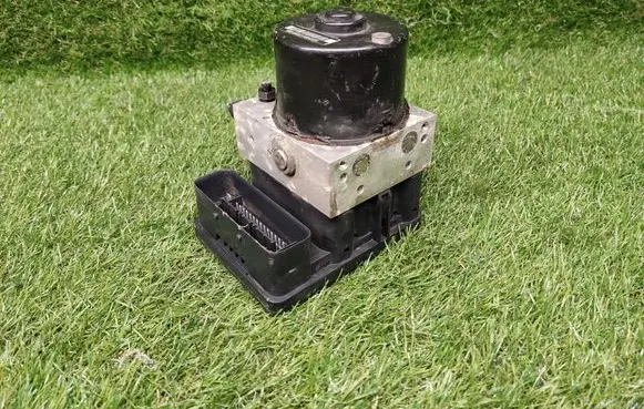 Audi TT Mk1 ABS Pump 8N0614517E 8N0907379H