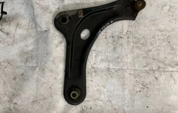 Peugeot 208 Front control arm 9670771480