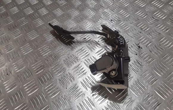 Toyota Avensis T250 Accelerator throttle pedal