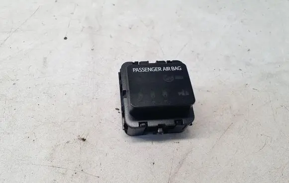 Toyota Auris E180 Other devices 489168 1682S42