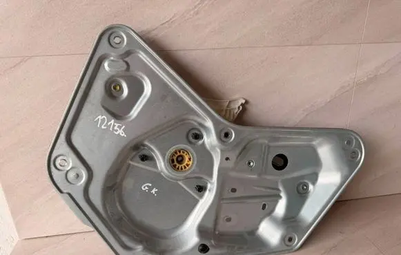 Skoda Yeti (5L) Rear window lifting mechanism without motor 5L0839401A