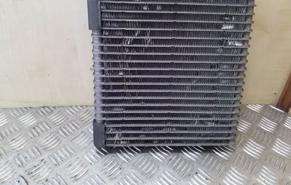 A/C cooling radiator (condenser)