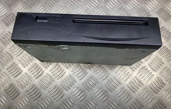 Toyota Avensis T250 Radio/CD/DVD/GPS head unit 8684153040 4621000455