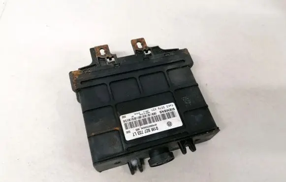Skoda Octavia Mk1 (1U) Gearbox control unit/module 01m927733 5wk33576k01