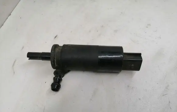 BMW 7 E65 E66 Headlight washer pump 6712697309702 57786310 697309702