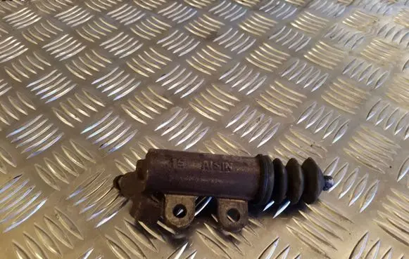 Toyota Corolla Verso E121 Clutch slave cylinder 