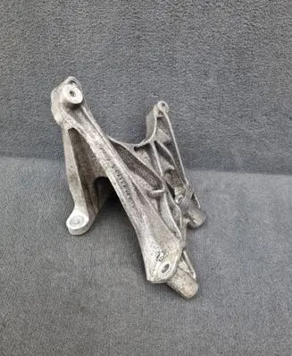 Audi A8 S8 D3 4E Engine mounting bracket 4E0199370AS
