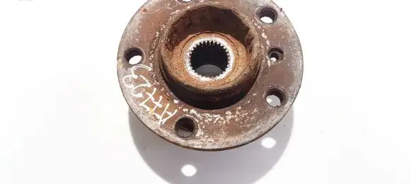BMW 7 E65 E66 Rear wheel hub