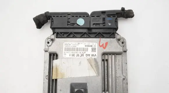 Volkswagen Jetta VI Engine control unit/module 04E907309H 0261S08448