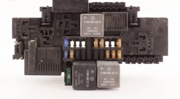 Mercedes-Benz C W205 Fuse module A2229063202 50W211F04 ZGS003Q6