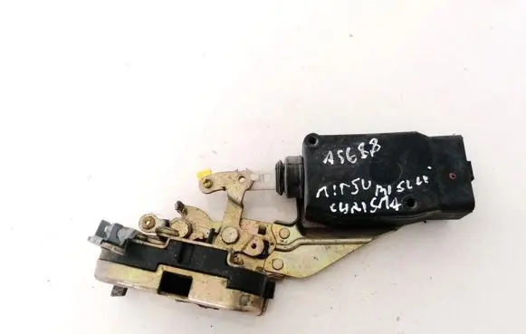 Mitsubishi Carisma Front door lock