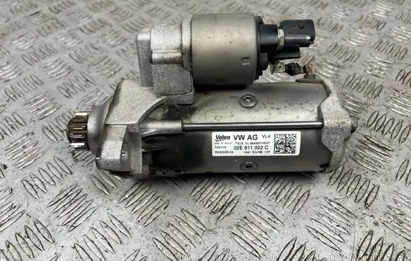 Volkswagen Tiguan Starter motor 02E911022C