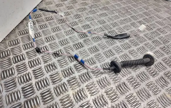 Toyota Yaris Rear door wiring loom 821530d100