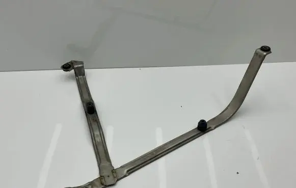 BMW 5 G30 G31 G38 Fuel tank mounting bracket 7383181