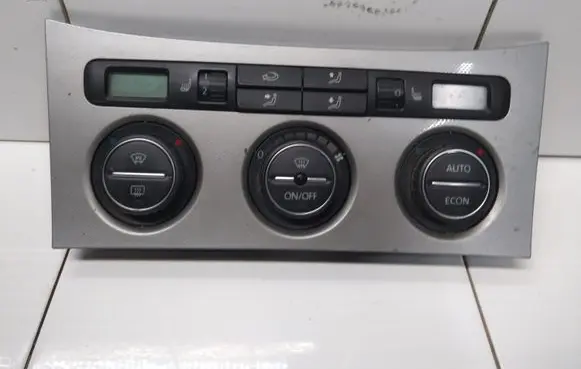 Volkswagen PASSAT B6 Climate control unit 74677533V