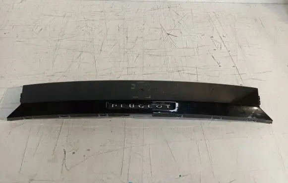Peugeot 5008 Trunk door license plate light bar 9814790977