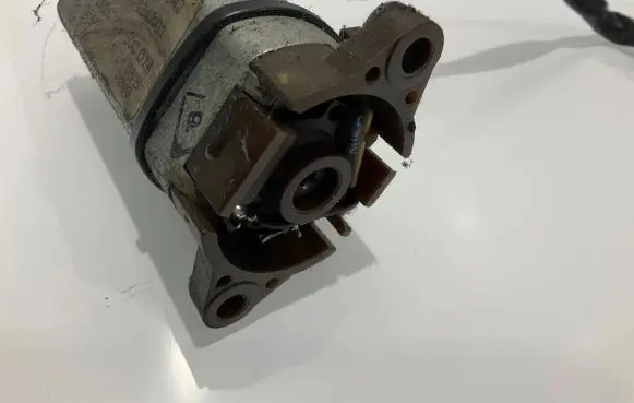 Mercedes-Benz E W211 Seat adjustment motor A2038203842 1124701 12V500014