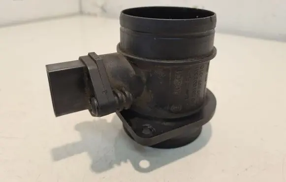 Volkswagen Polo IV 9N3 Mass air flow meter 0281002531 038906461B