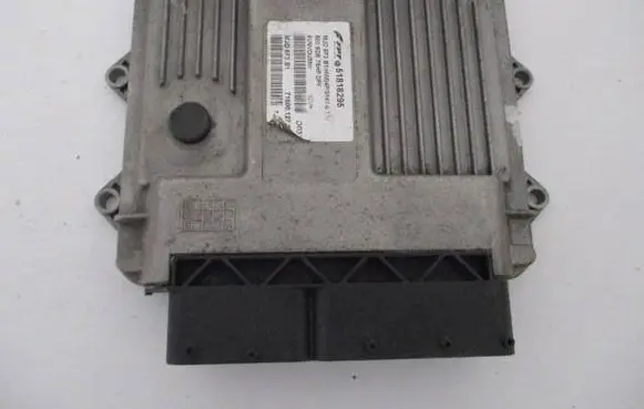 Fiat 500 Engine control unit/module 51818295 MJD6F3.B1