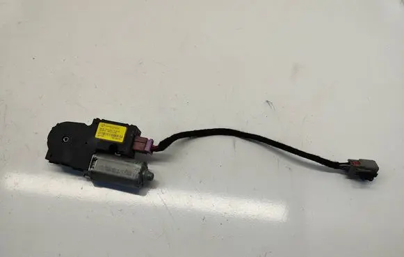 Dodge Durango Sunroof motor/actuator 513696520 GQZFGH0052 M0008C005
