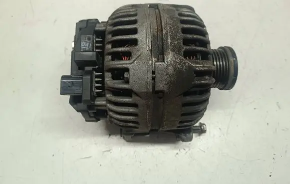 Volkswagen Tiguan Generator/alternator 03C903023S 0124525188