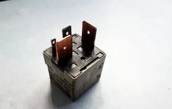 Volkswagen Golf IV Other relay 357911253