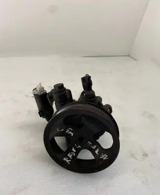 Toyota RAV 4 (XA20) Power steering pump