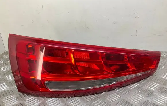 Audi Q3 8U Tailgate rear/tail lights 8U0945093