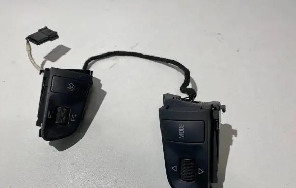 Audi A6 S6 C6 4F Steering wheel buttons/switches 61676390