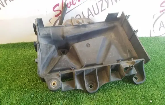 Skoda Fabia Mk1 (6Y) Battery box tray 6Q0915331