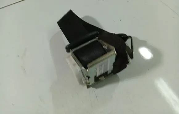 Ford Focus Rear seatbelt