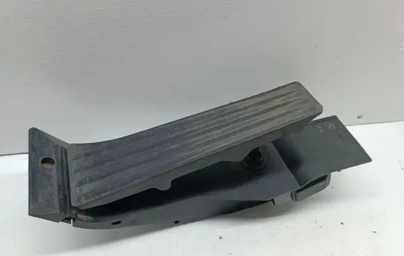 BMW 5 E60 E61 Accelerator throttle pedal 6766930 35426766930 25916010