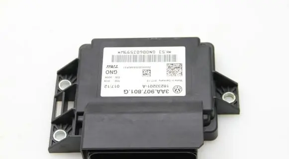 Volkswagen PASSAT B7 Hand brake control module 3AA907801G