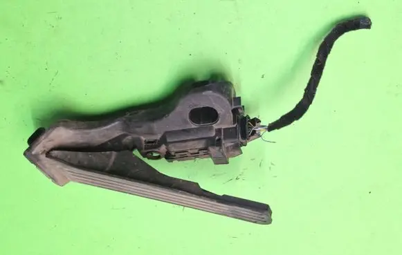Volkswagen Jetta V Accelerator throttle pedal 1K1721503L 1061206 6PV00860000