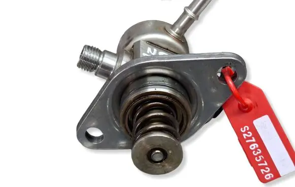 Peugeot 208 I Mechanical fuel pump S27635726 9805614880