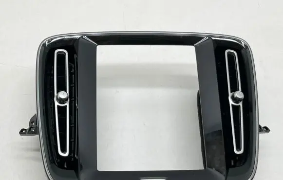 Volvo XC40 Radio/GPS head unit trim 31442628 20181112 AD7GP
