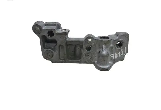Mercedes-Benz B W246 W242 Engine mounting bracket A6512200607