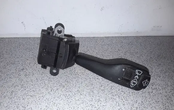 BMW 5 E39 Wiper control stalk 8375408