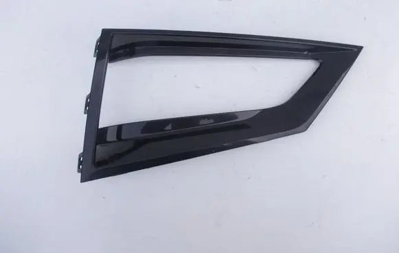Skoda Fabia Mk4 (6VA) Front fog light trim/grill 6VA807682 3200201126