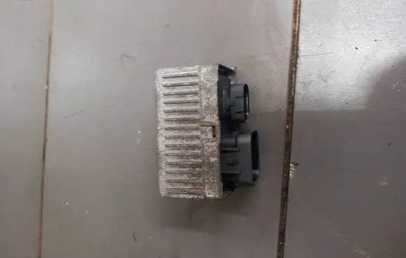 Opel Insignia A Glow plug pre-heat relay 55574293