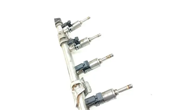 Volkswagen Golf VII Fuel main line pipe 04E133320D 0261500248