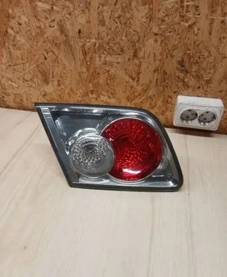 Tailgate rear/tail lights