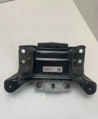 Volkswagen Golf VII Engine mount bracket 5Q0199555R
