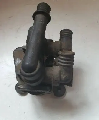 BMW 5 E34 Coolant heater control valve 1147412042
