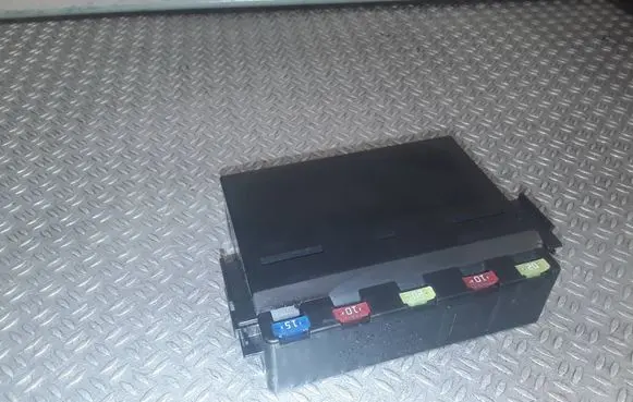 Lexus IS 220D-250-350 Fuse module 8921153020